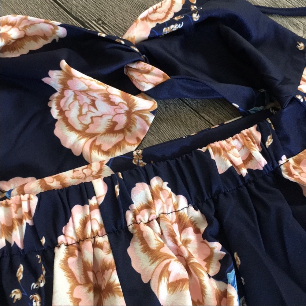 Restocked♦️🆕Dark Floral Back Tie Romper - Picture 5 of 5